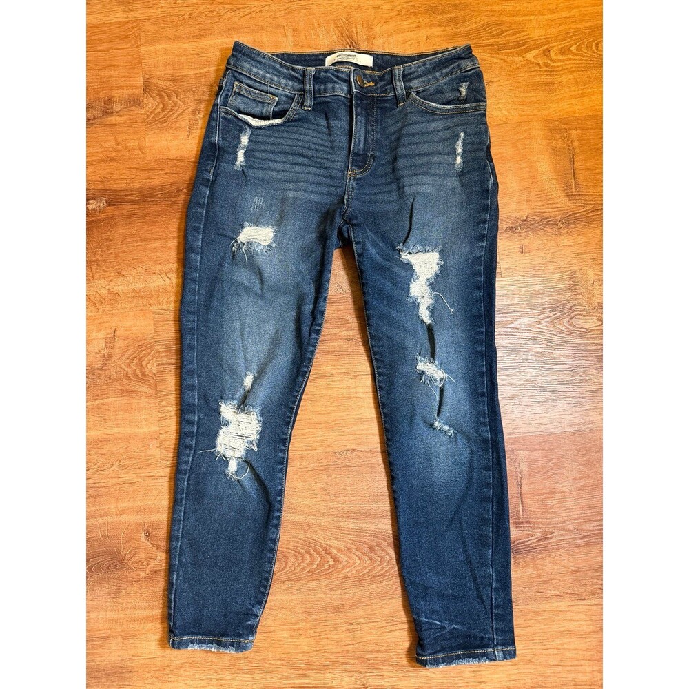 Kancan jeans size 27 cropped length